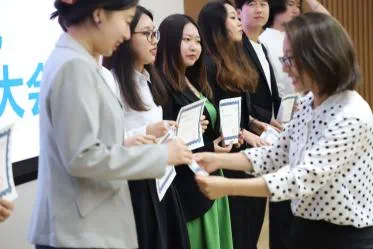 勾引色情